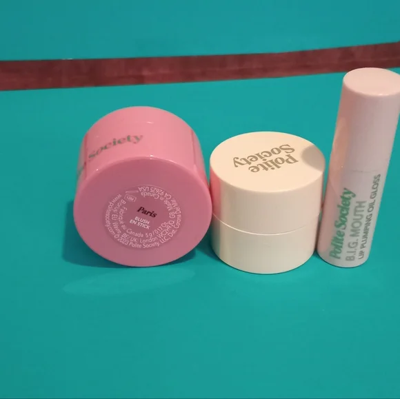 Polite Society Makeup Set with Pouch - Picture 12 of 16